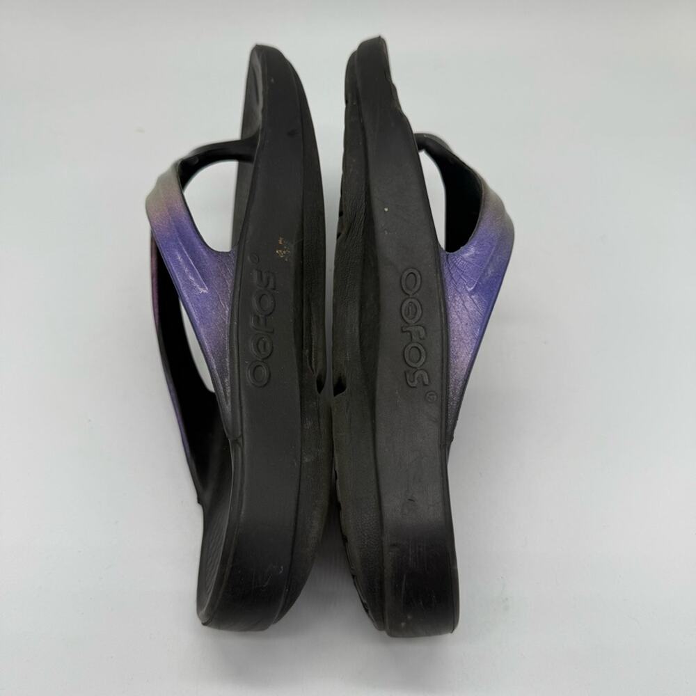 OOFOS Women's Black Flip Flop Sandals with Iridescent Pink-Purple-Blue Straps - Picture 6 of 9